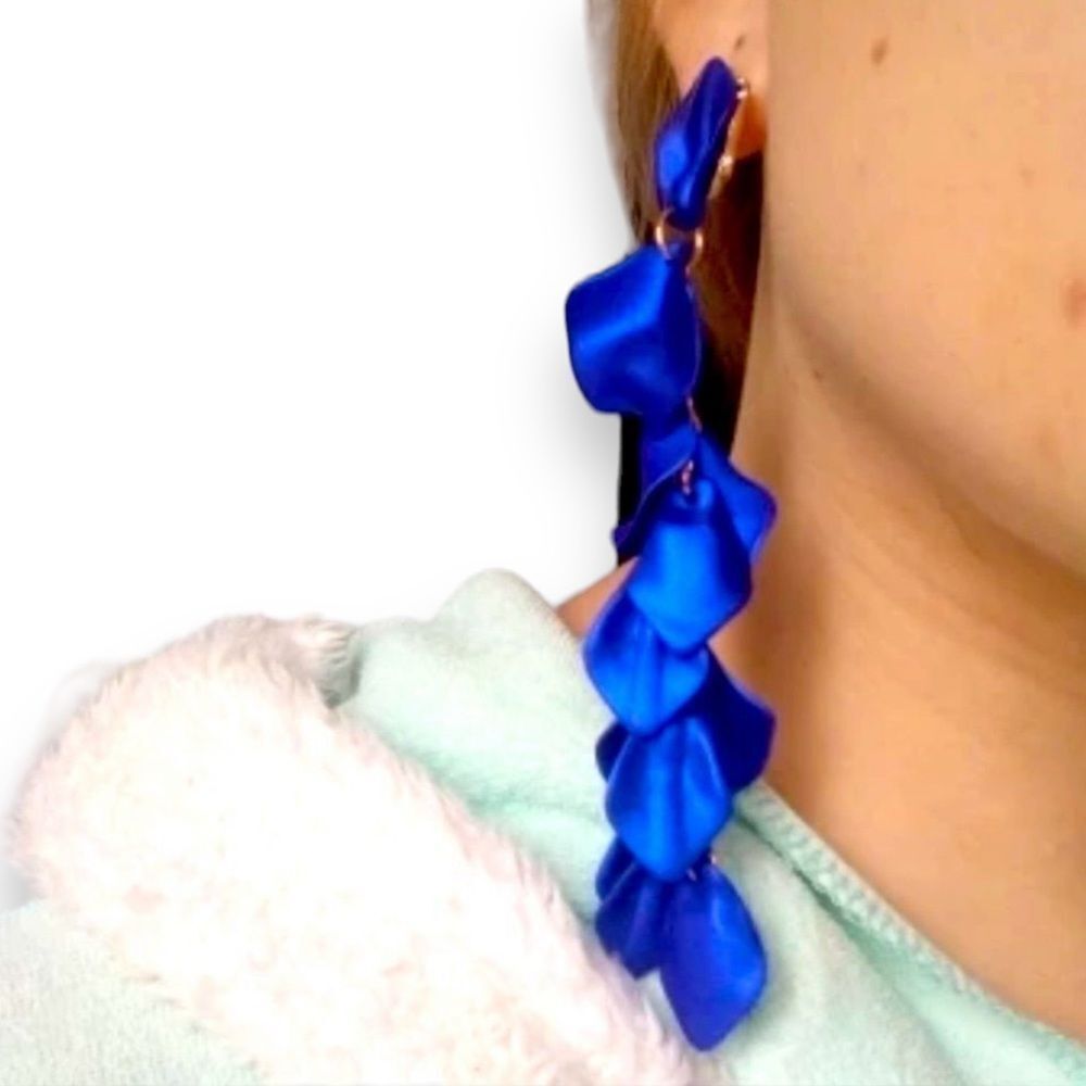 Rich Blue Floral Rose Petals Gold Links Long Tassel Dangle Earrings -NEW